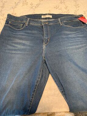 Levi Strauss Signature Gold Womens Jeans Totally Shaping Straight Dark Wash